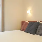 Chiado modern apt with ac elevator green terrace